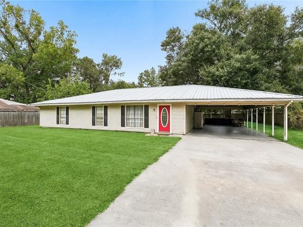 30715 ADAGIO Lane , Albany, LA 70711