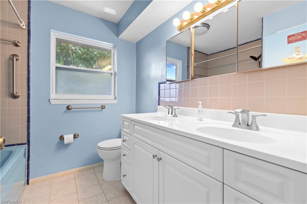 1330 SE 44th Ter, Cape Coral, FL 33904 Photo