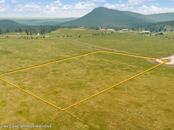 TBD War Bonnet Road, Custer, SD 57730