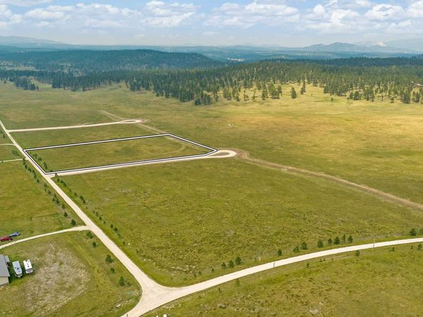 TBD War Bonnet Road, Custer, SD 57730