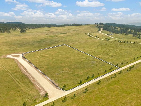 TBD War Bonnet Road, Custer, SD 57730