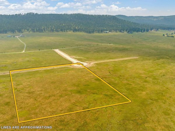 TBD War Bonnet Road, Custer, SD 57730