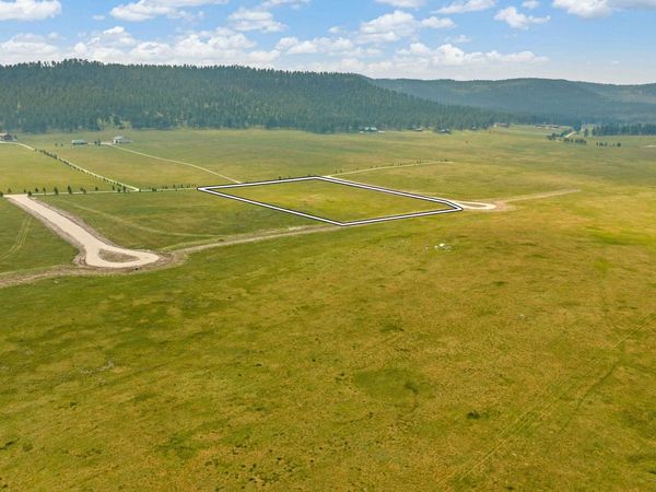 TBD War Bonnet Road, Custer, SD 57730