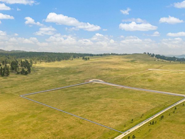 TBD War Bonnet Road, Custer, SD 57730
