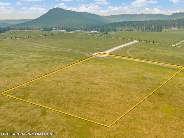 TBD War Bonnet Road, Custer, SD 57730