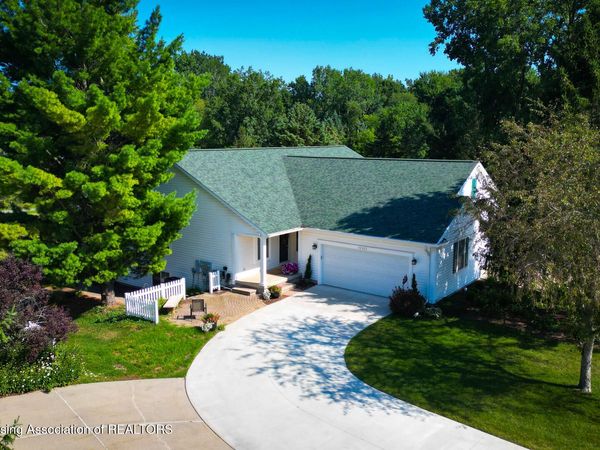 15123 Classic Drive, Bath, MI 48808