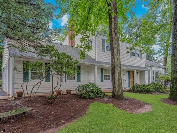 23 Haller Dr, Cedar Grove, NJ 07009