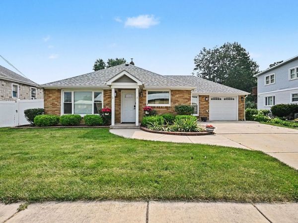 22 Galligan Road , Gilberts, IL 60136