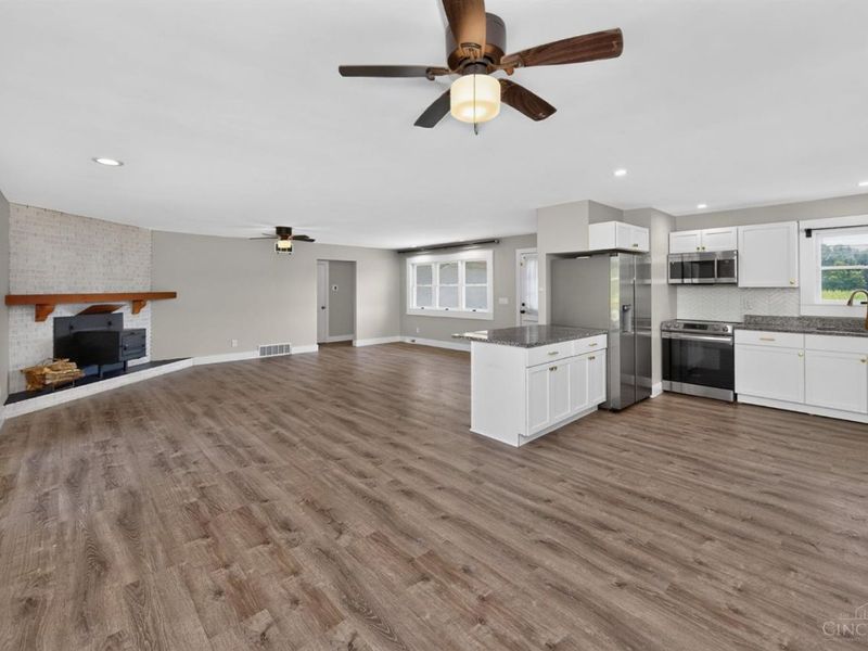 8261 Morrow Cozaddale Road, Hamilton Twp, OH 45152 Photo 11