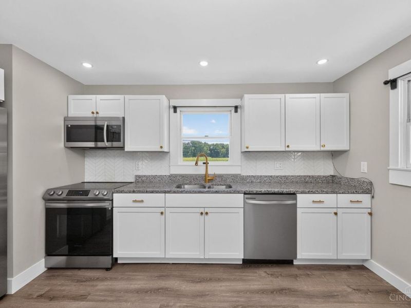 8261 Morrow Cozaddale Road, Hamilton Twp, OH 45152 Photo 13