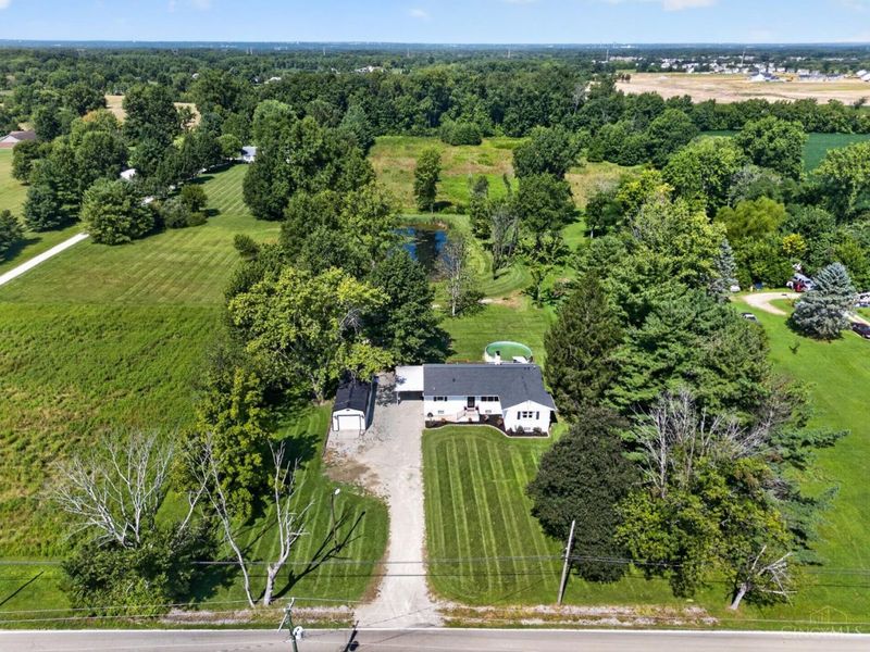 8261 Morrow Cozaddale Road, Hamilton Twp, OH 45152 Photo 2