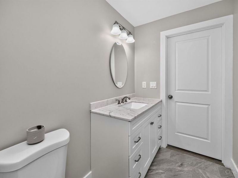 8261 Morrow Cozaddale Road, Hamilton Twp, OH 45152 Photo 21