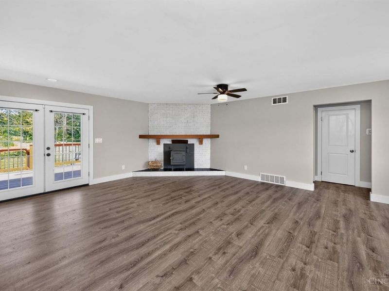 8261 Morrow Cozaddale Road, Hamilton Twp, OH 45152 Photo 9