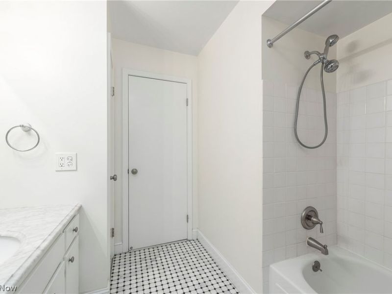 1155 Charter Oak Lane, Unit 304, Westlake, OH 44145 Photo 34