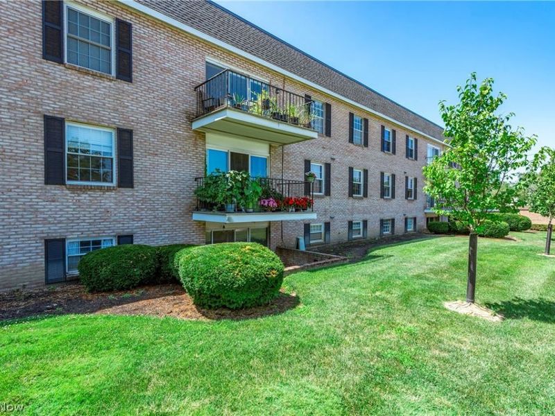 1155 Charter Oak Lane, Unit 304, Westlake, OH 44145 Photo 5