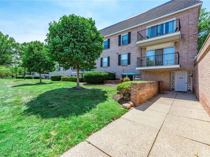 1155 Charter Oak Lane, Unit 304, Westlake, OH 44145 Photo 7