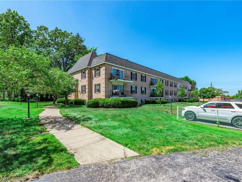 1155 Charter Oak Lane, Unit 304, Westlake, OH 44145 Photo 8