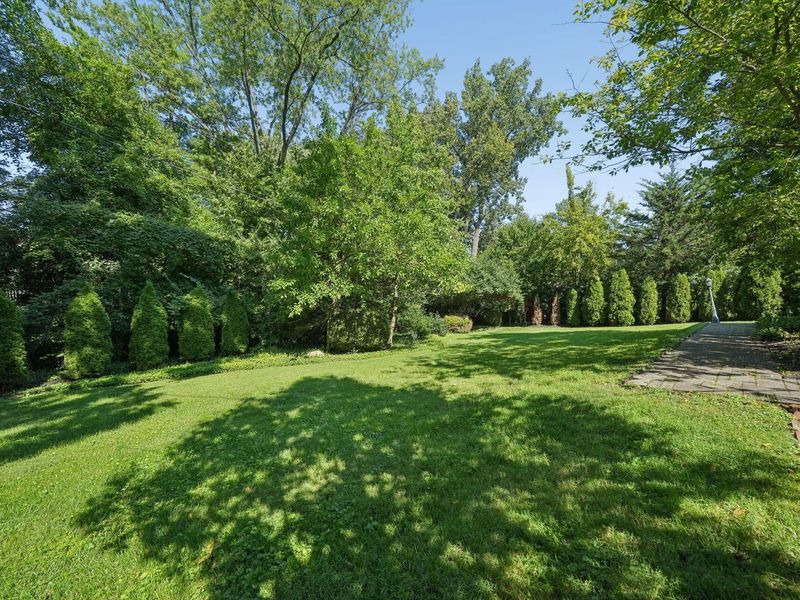 4611 Meekison Drive, Columbus, OH 43220 Photo 37