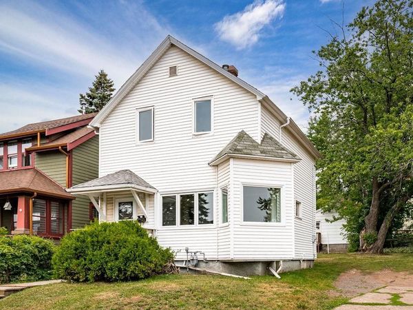 1027 E 9th Street, Duluth, MN 55805