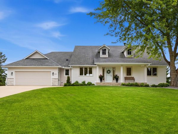 1085 W Shore Drive SW, Hutchinson, MN 55350