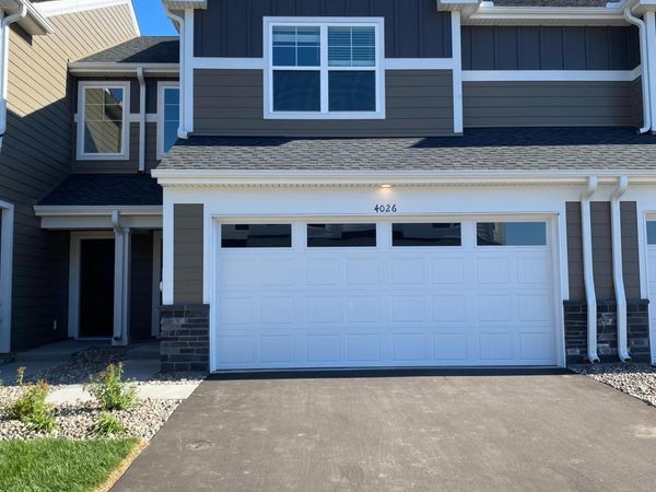 4026 Hayward Avenue N, Oakdale, MN 55128