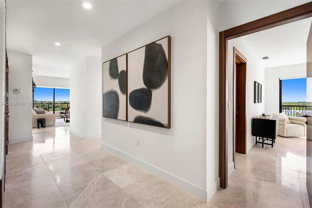 701 Valencia Ave , Unit 403, Coral Gables, FL 33134 Photo