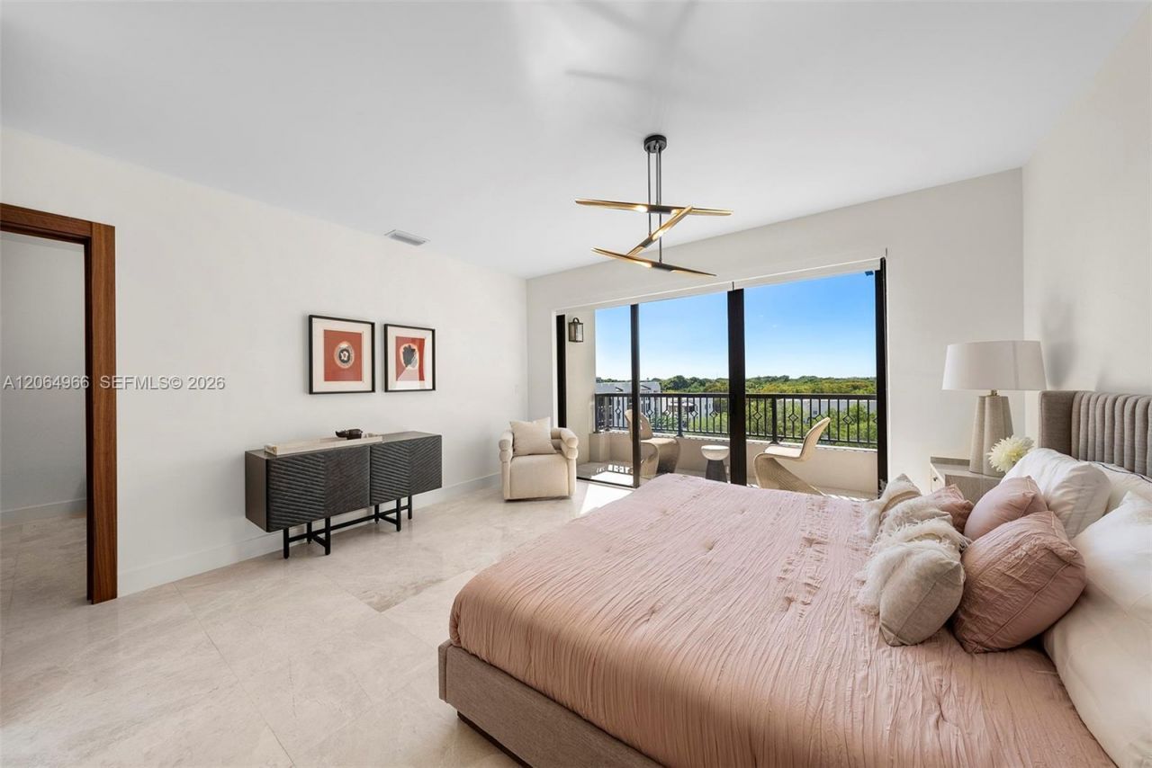701 Valencia Ave , Unit 403, Coral Gables, FL 33134 Photo