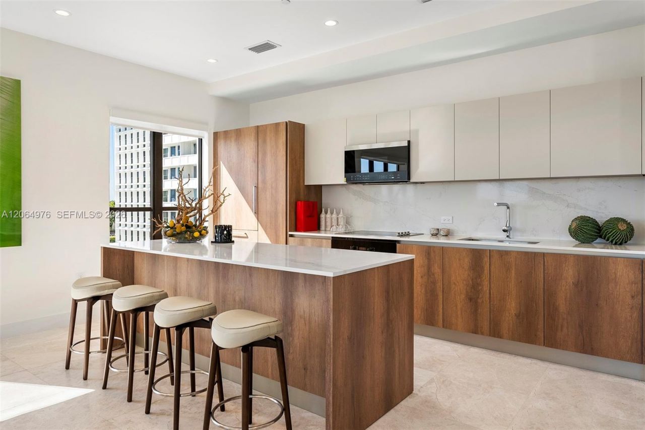 701 Valencia Ave , Unit 404, Coral Gables, FL 33134 Photo