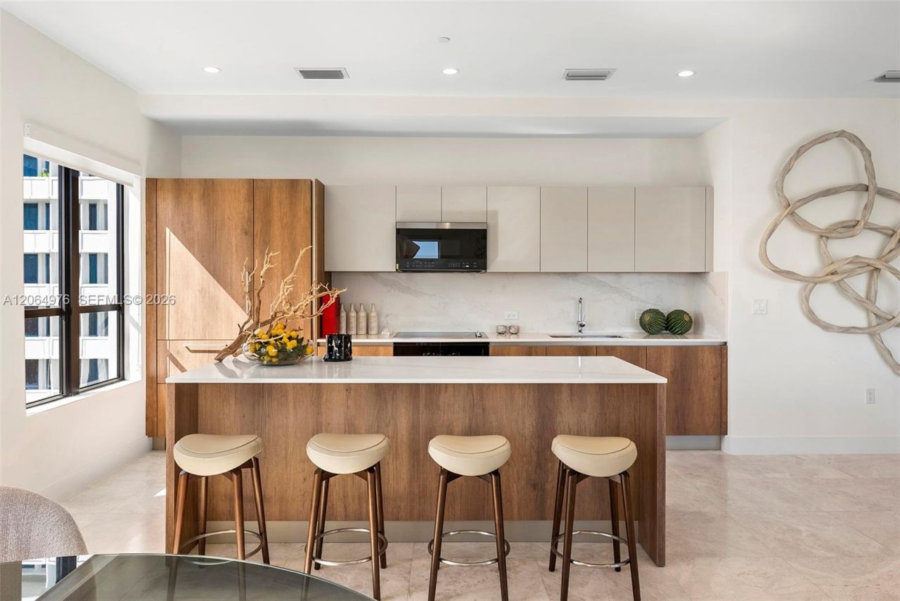 701 Valencia Ave , Unit 404, Coral Gables, FL 33134 Photo