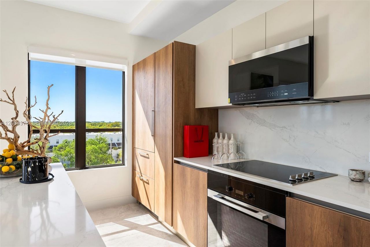 701 Valencia Ave , Unit 404, Coral Gables, FL 33134 Photo