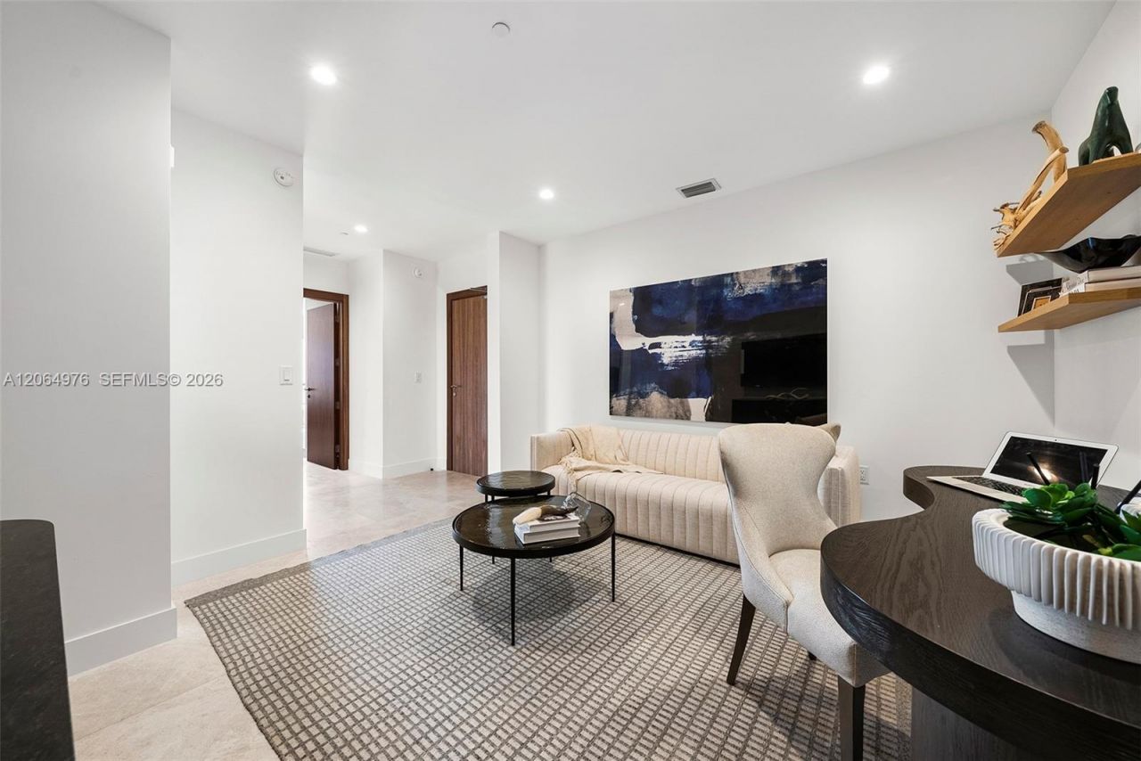 701 Valencia Ave , Unit 404, Coral Gables, FL 33134 Photo