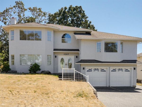 1287 Carmichael Crt , Saanich, BC V8Z 7B9