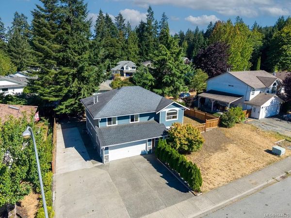 1217 McKinley Rd , Ladysmith, BC V9G 1P9