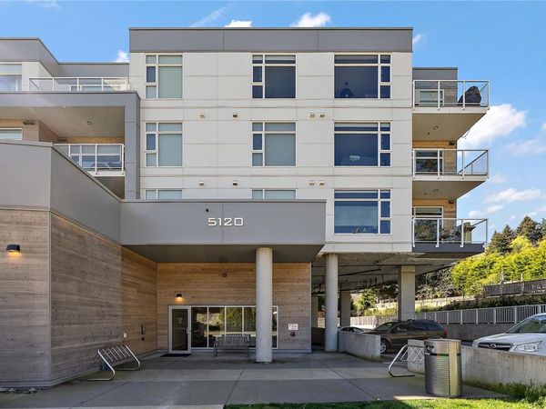 5120 Cordova Bay Rd, Unit #214, Saanich, BC V8Y 2K5