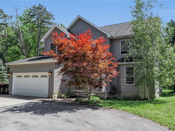 75 Brunck Road , Lancaster, NY 14086