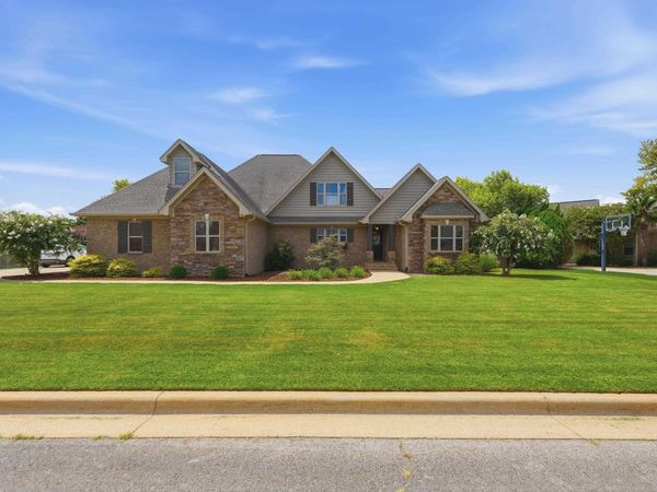 114 Grand Haven Dr, Muscle Shoals, AL 35661