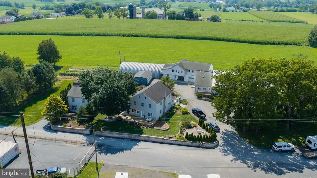 240 - 244 RAILROAD AVENUE , BIRD IN HAND, PA 17505