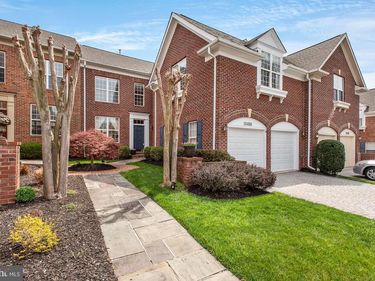 18488 LANIER ISLAND SQUARE , LEESBURG, VA 20176