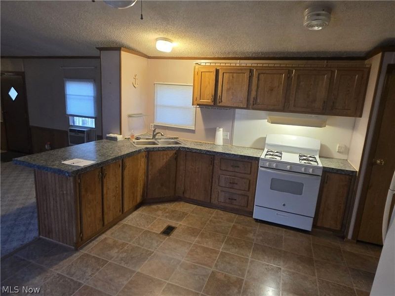 2139 Parkway Drive, Deerfield, OH 44411 Photo 9