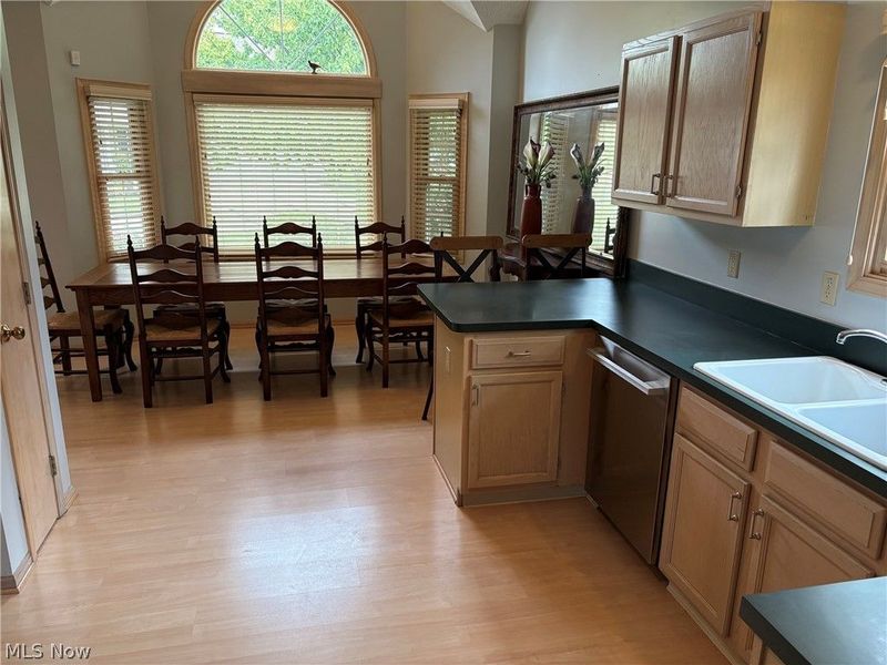 581 Thornberry Lane, Brunswick, OH 44212 Photo 11