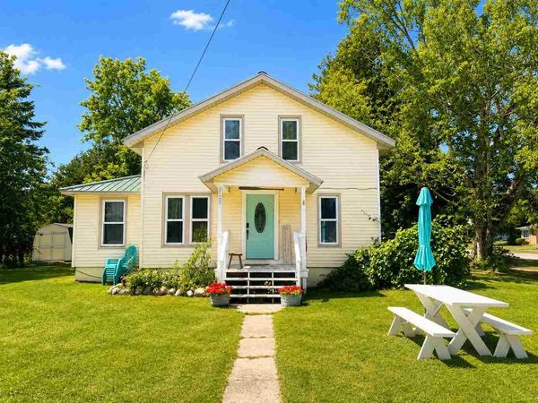 113 Ducharme Street, Mackinaw City, MI 49701