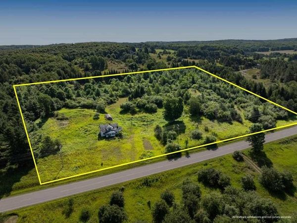 4722 N State Road, Harbor Springs, MI 49740