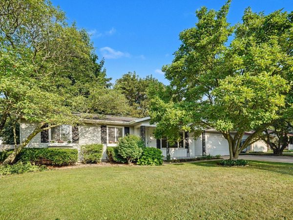 5800 Newhaven Drive, Portage, MI 49024