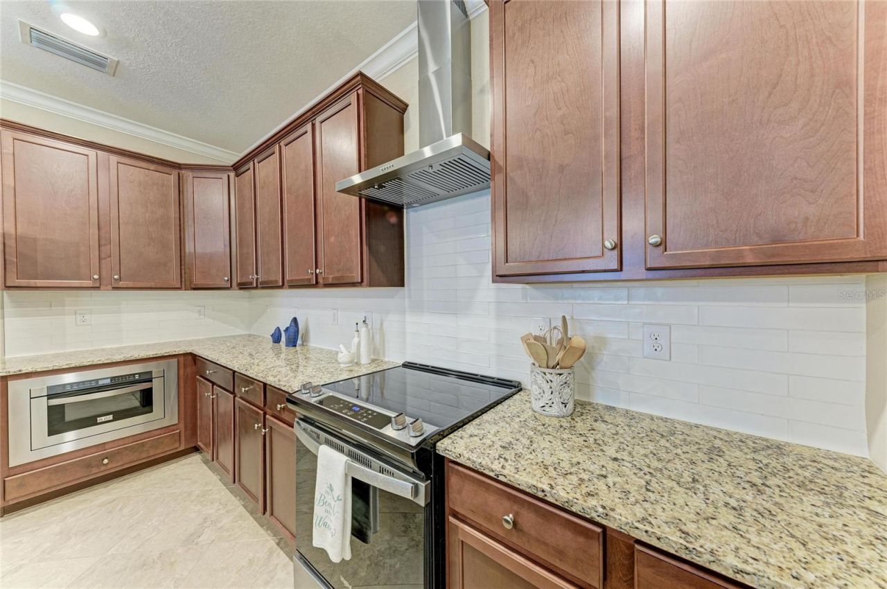 621 Fire Bush Court, Bradenton, FL 34212 Photo
