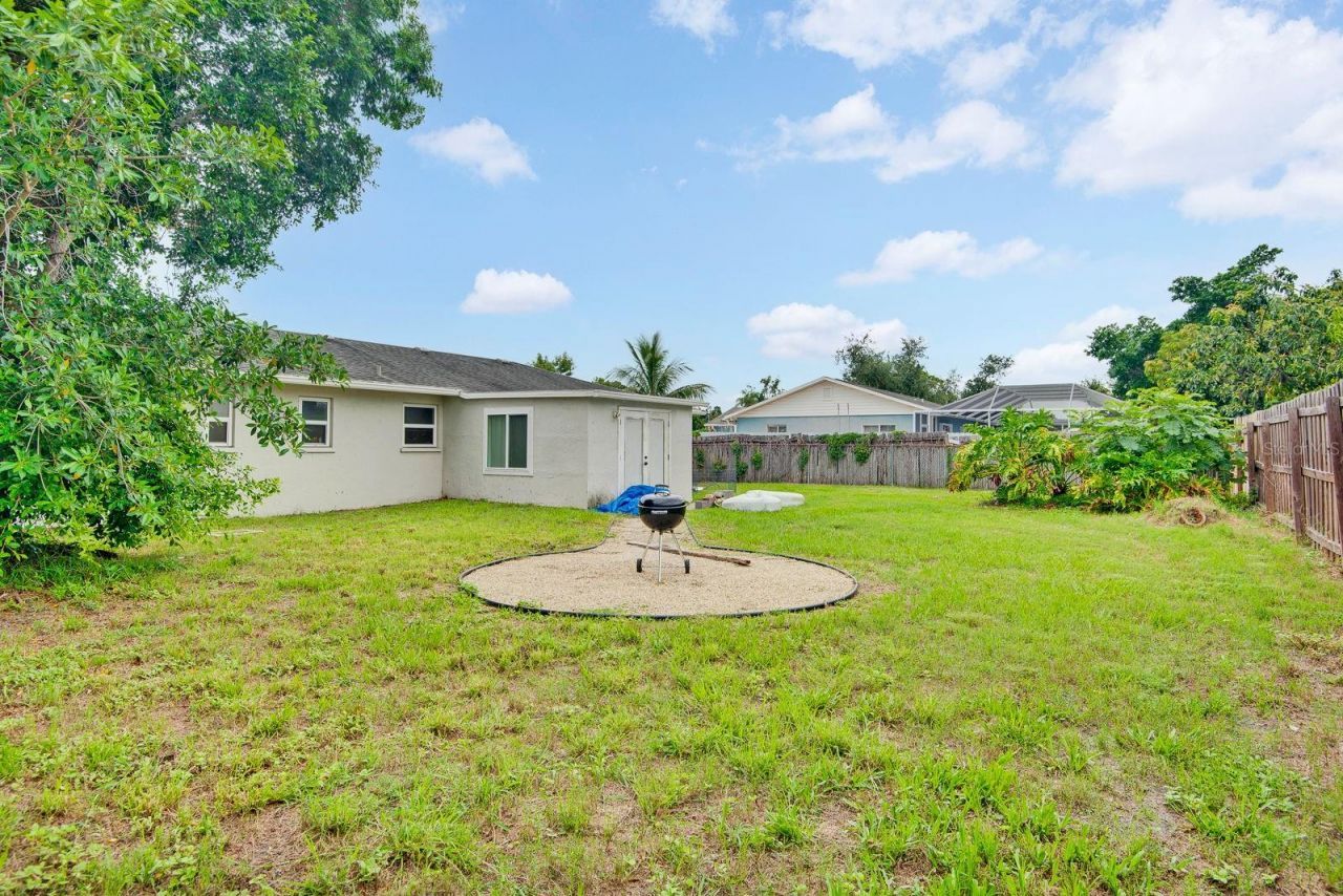 707 65th Avenue Drive W, Bradenton, FL 34207 Photo