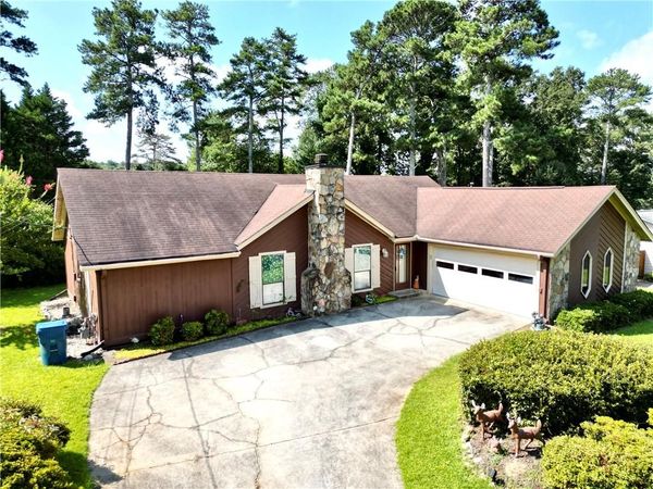 1166 Lakeridge Court , Grayson, GA 30017