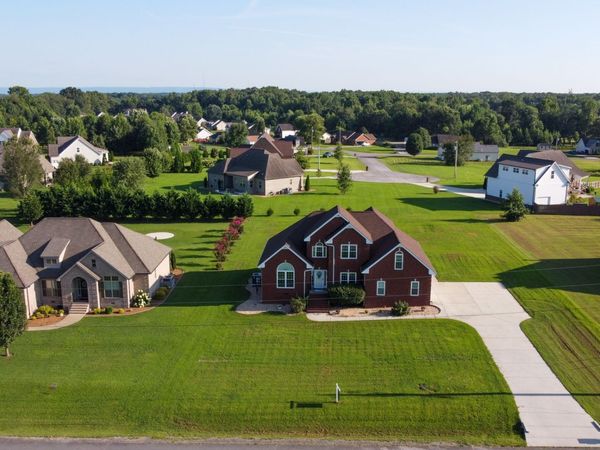 98 Aberdeen Ave, Hillsboro, TN 37342