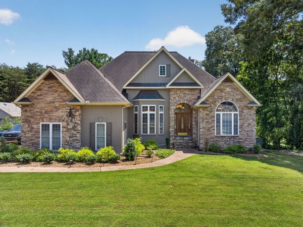 25 W Laurel Ave , McMinnville, TN 37110