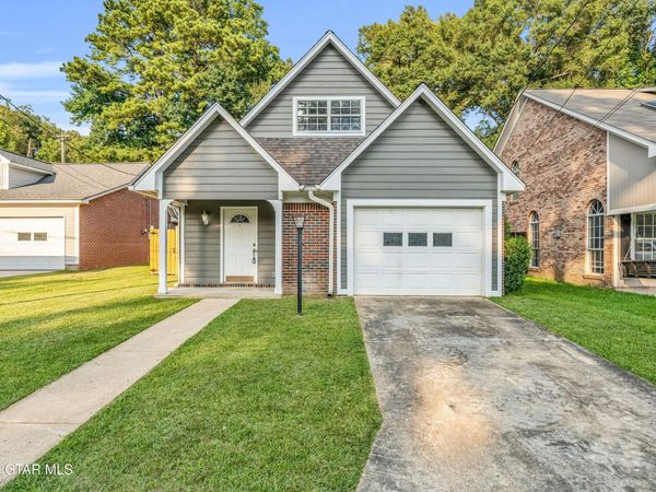 42 N Oakwood Lane, Columbus, MS 39705