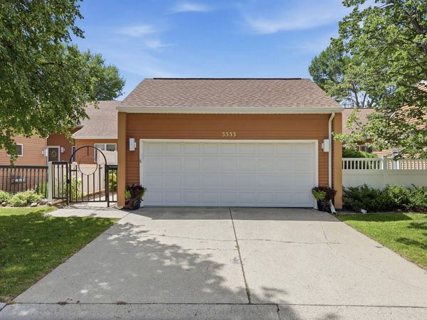 3333 W Prairiewood Drive S, Fargo, ND 58103